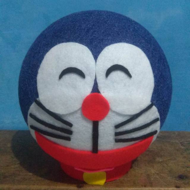 Lampion benang Doraemon