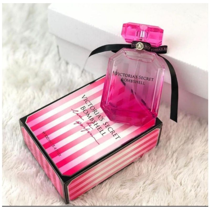 Victoria Secret bombshell