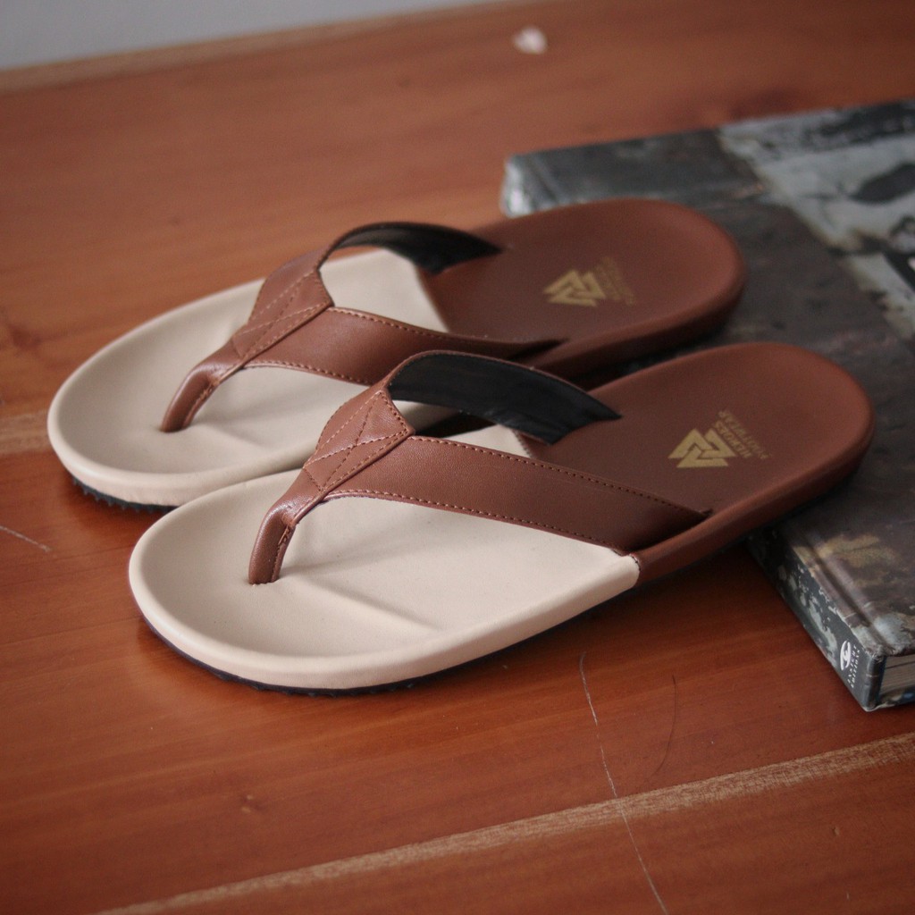 [COD]Sendal Pria Kekinian Distro Jepit Terbaru Kulit Pu Original Casual Surfing Nyaman Ringan