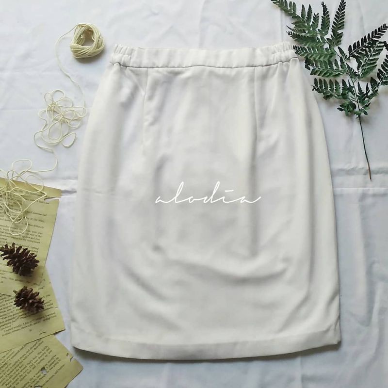 ROK KANTOR KERJA KULIAH WANITA / ROK VINTAGE KOREA KASUAL KEKINIAN PENDEK / ROK PUTIH POLOS MURAH