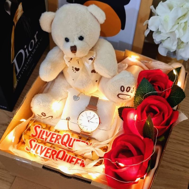 

Hampers Rose Simple/Anniversary/Birthday/Wedding