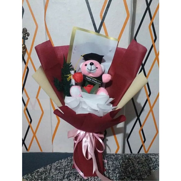 

Buket wisuda murah marun kombi crem
