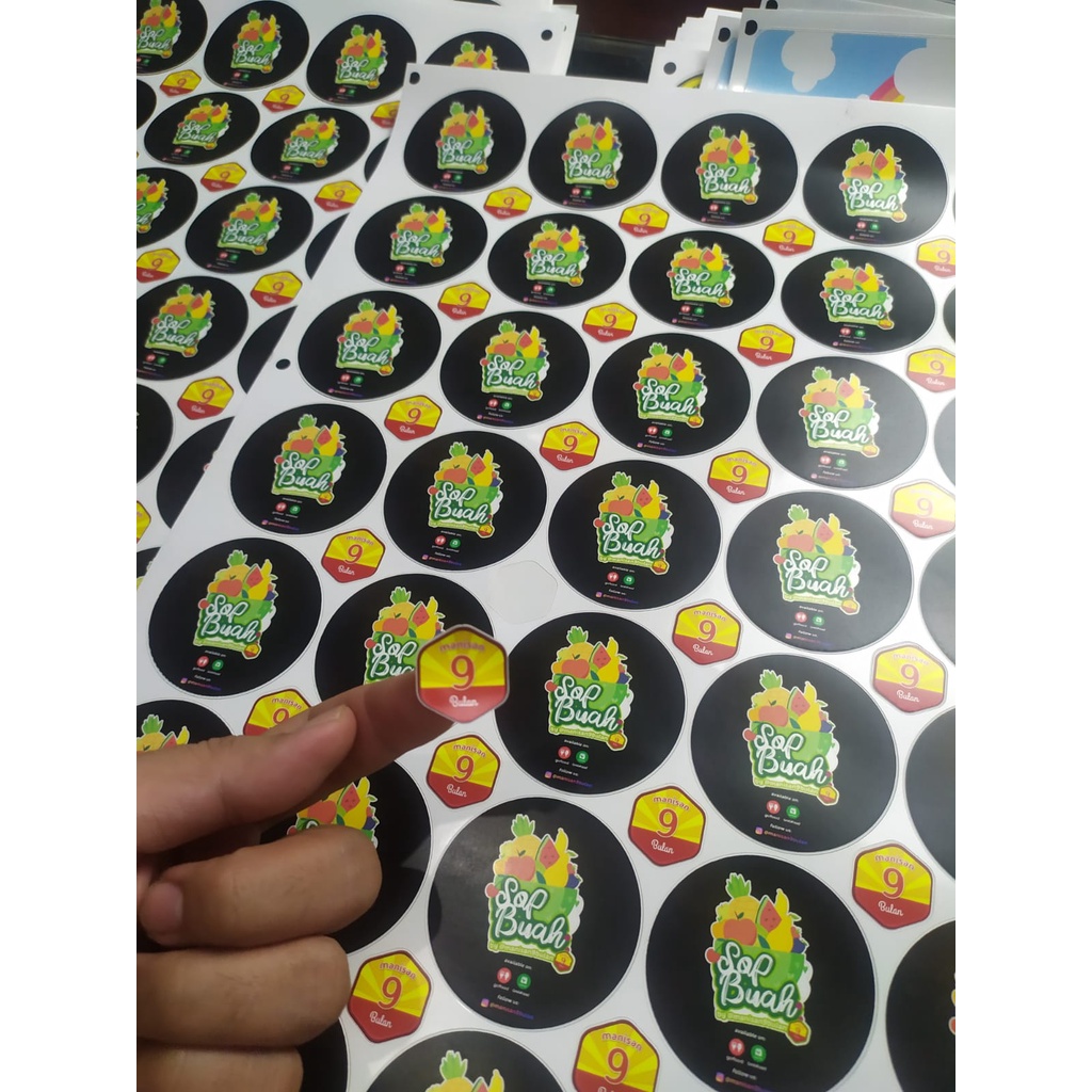

Cetak Stiker A3+ untuk Label Kemasan apapun yg Tahan Air + Cutting sesuai pola