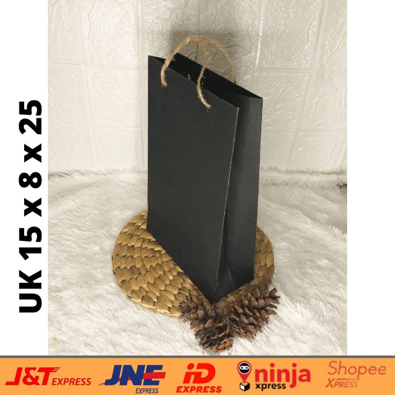 

PAPER BAG HITAM WAFER DAN MINUMAN MURAH 15 X 7 X 25 / TAS KADO / TAS KERTAS MURAH