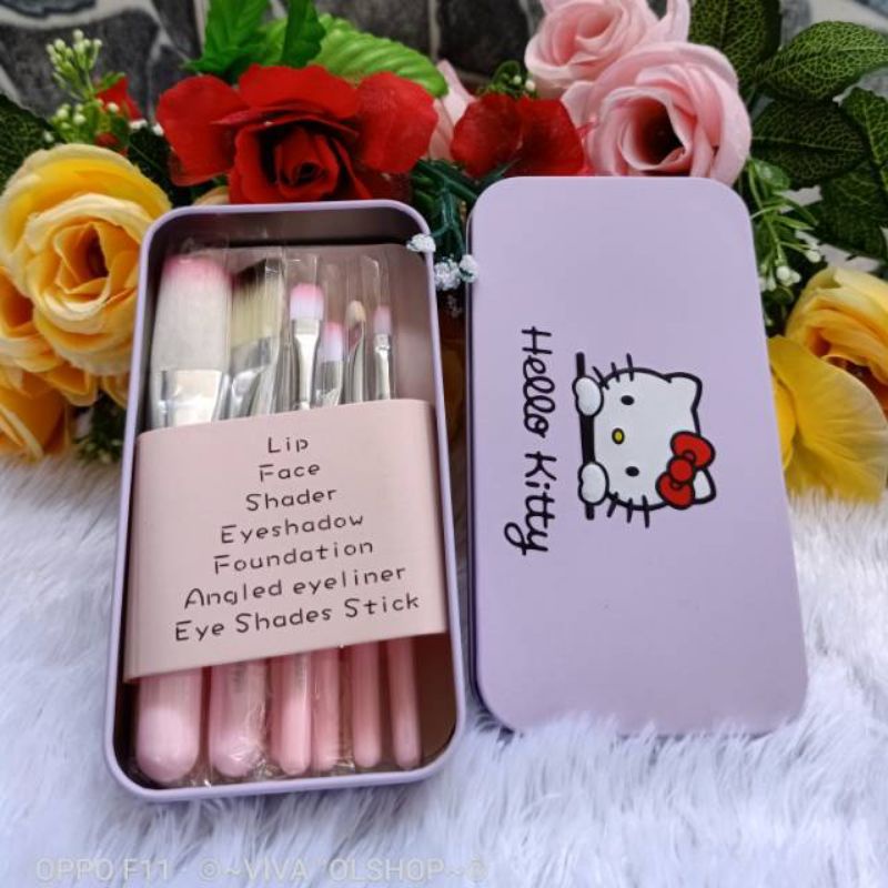 Brush make up hello kitty / Kuas make up set