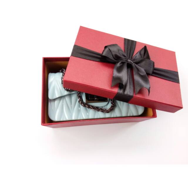 

Kotak kado 19x12x8 / kotak tas / box tas / box kado / tempat hadiah / kotak hadiah