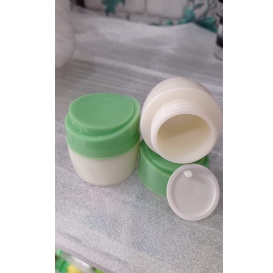 wadah kosmetik 15gram plastik tutup hijau
