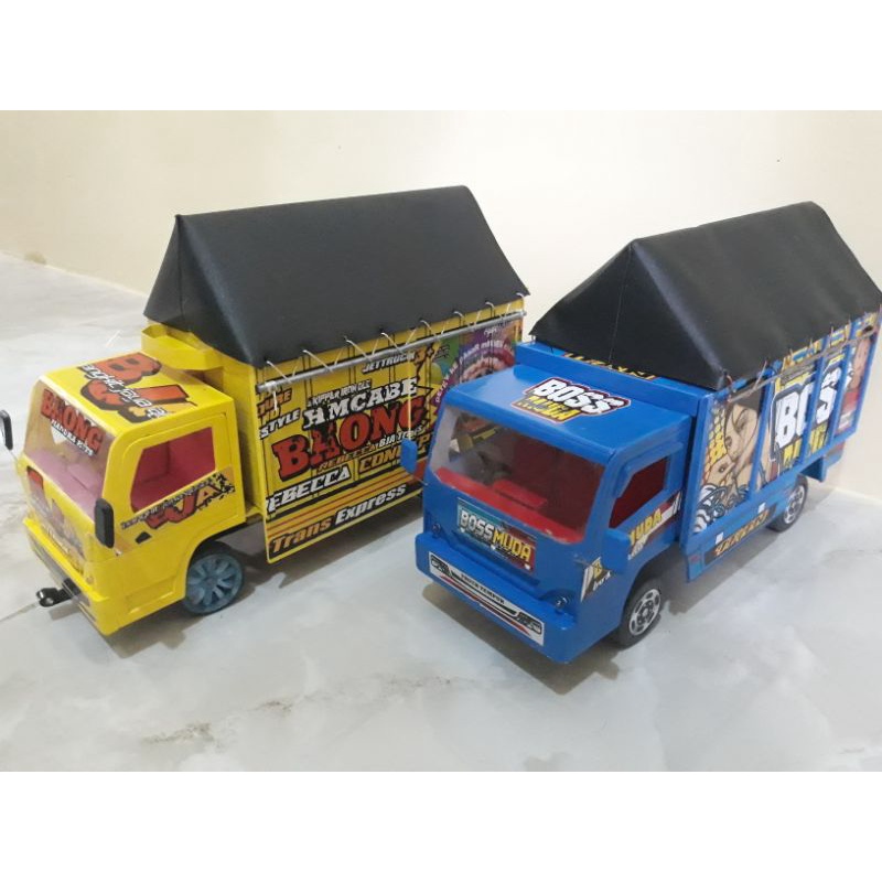 Miniatur truk Oleng bahan PVC detail request Foto dan nama