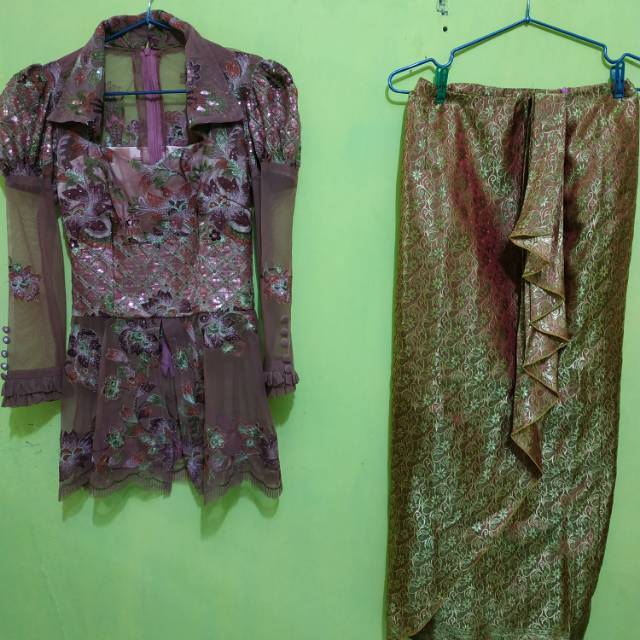 One set kebaya brukat+rok