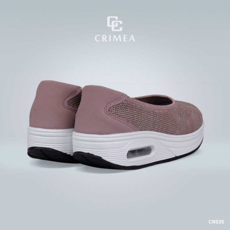 C R I M E A Flyknit Sneakers CRS35