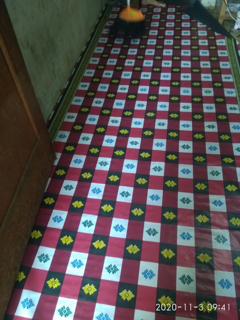 Perlak Lantai Meja Vinyl Motif Sarung Bali Biru Hijau Hitam Putih Merah Kotak Vinil Doff Lebar 120cm