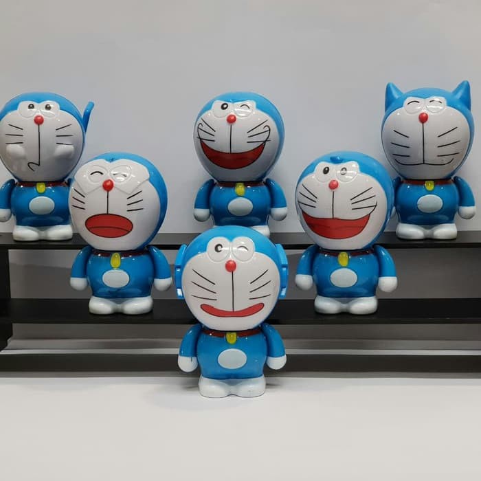 Figure Doraemon pajangan topper kue doraemon isi 6