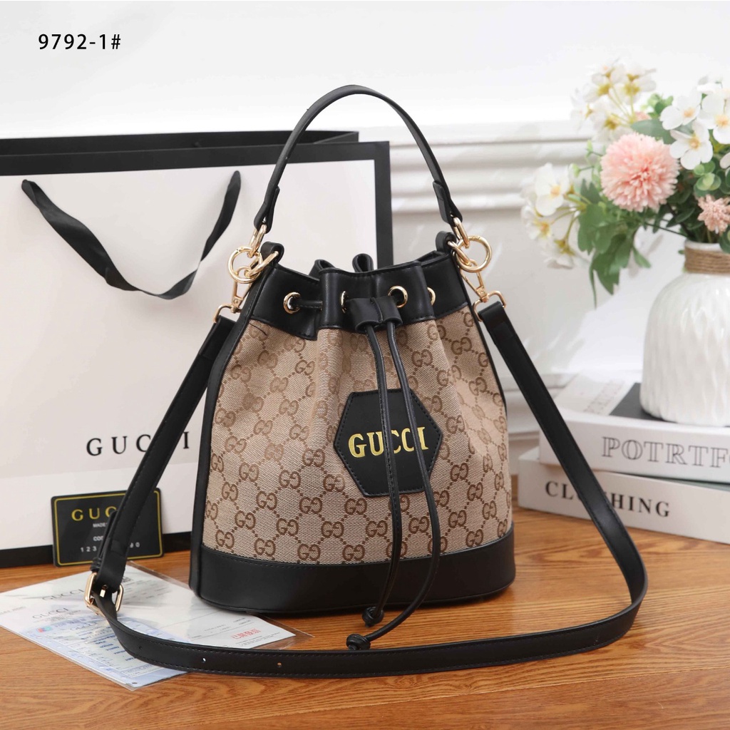 GC  GG Canvas Bucket Bag 9792-1