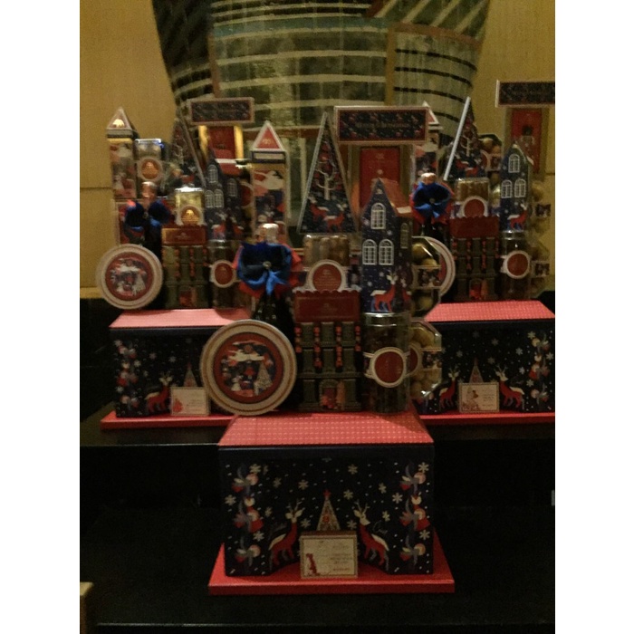 

Christmas - Christmas Hampers Tower Premium