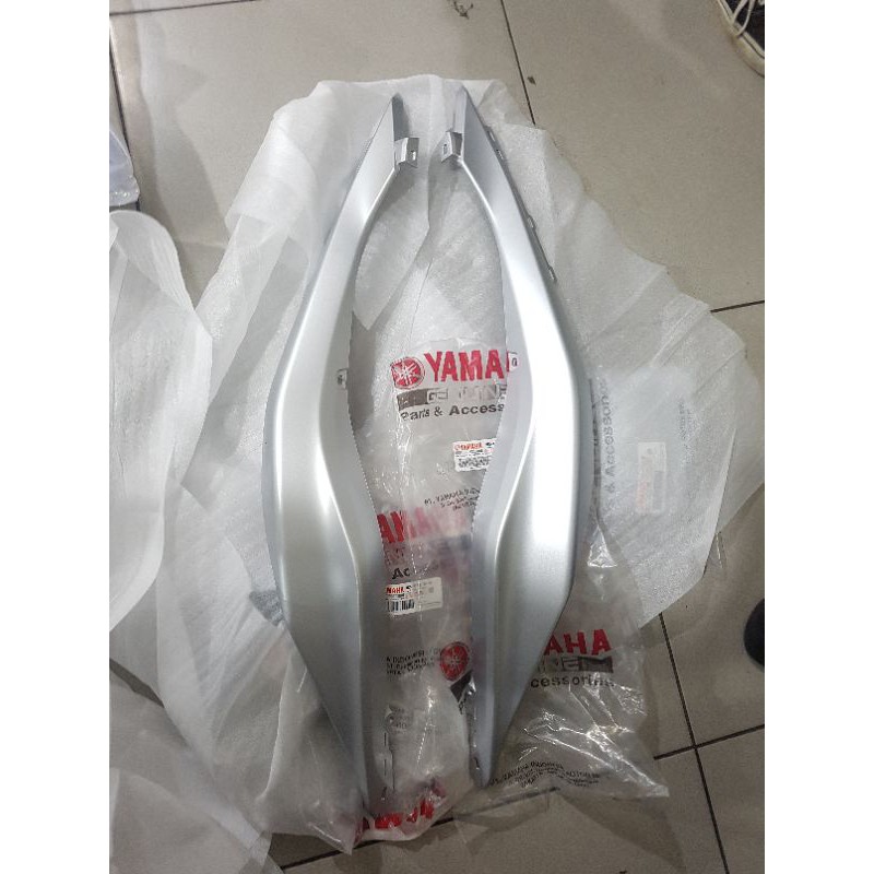 BODY BELAKANG KANAN KIRI AEROX 155 SILVER ORIGINAL