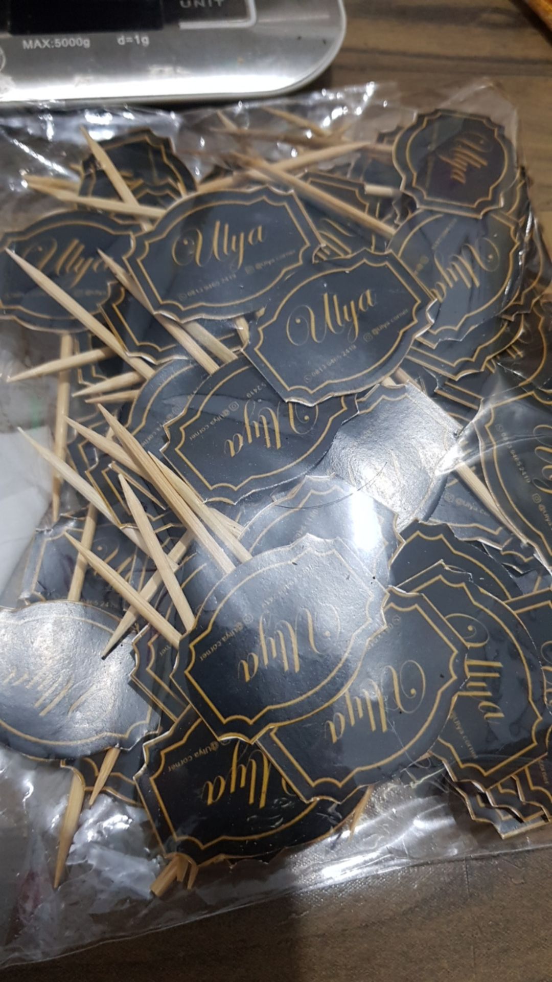 Cupcake Topper Custom - Toothpicks