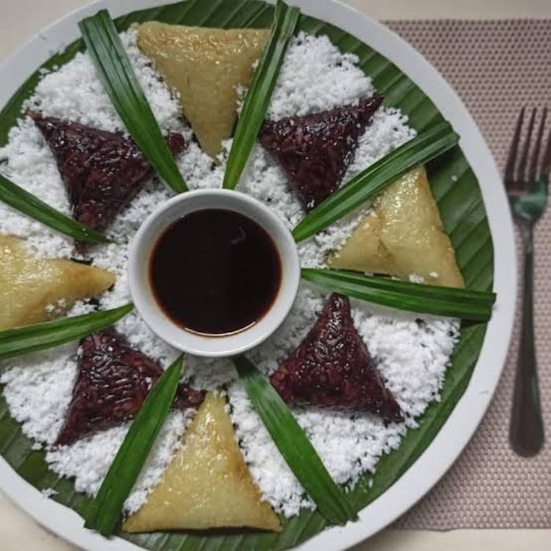 Kue Lupis Ketan 10pcs / Kue Lopis Ketan / Kue lupis ketan hitam - Gracia OS