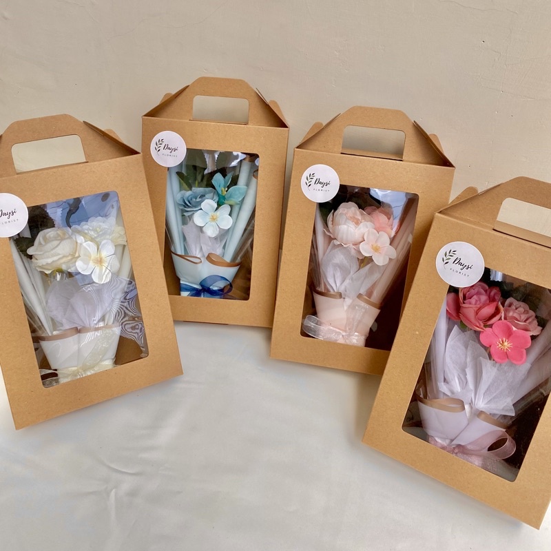 [READY] Gift flower box / kado buket bunga box / hadiah simple bouquet rose / Buket/ Buket Wisuda/ B