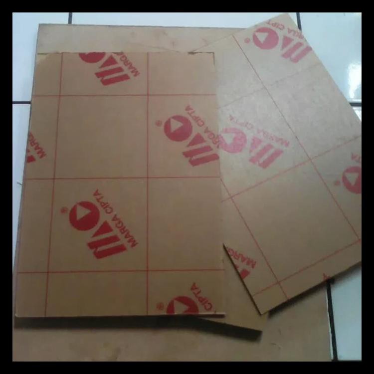

Akrilik Lembaran 100X50Cm Tebal 2Mm Acrilyk - Bening