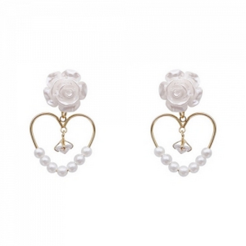 Anting Mutiara Bentuk Hati Warna Putih