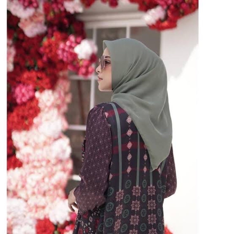 preloved everyday scarf buttonscarves