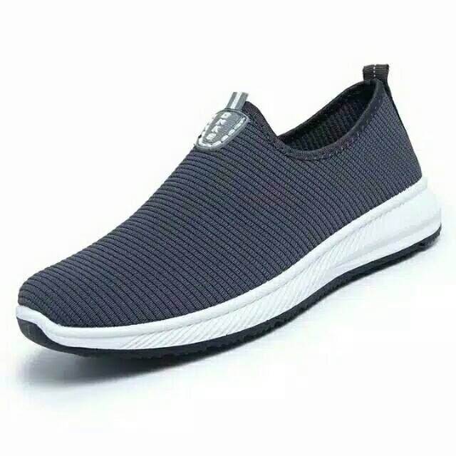 Sepatu slip on fashion/sepatu pria/sepatu import