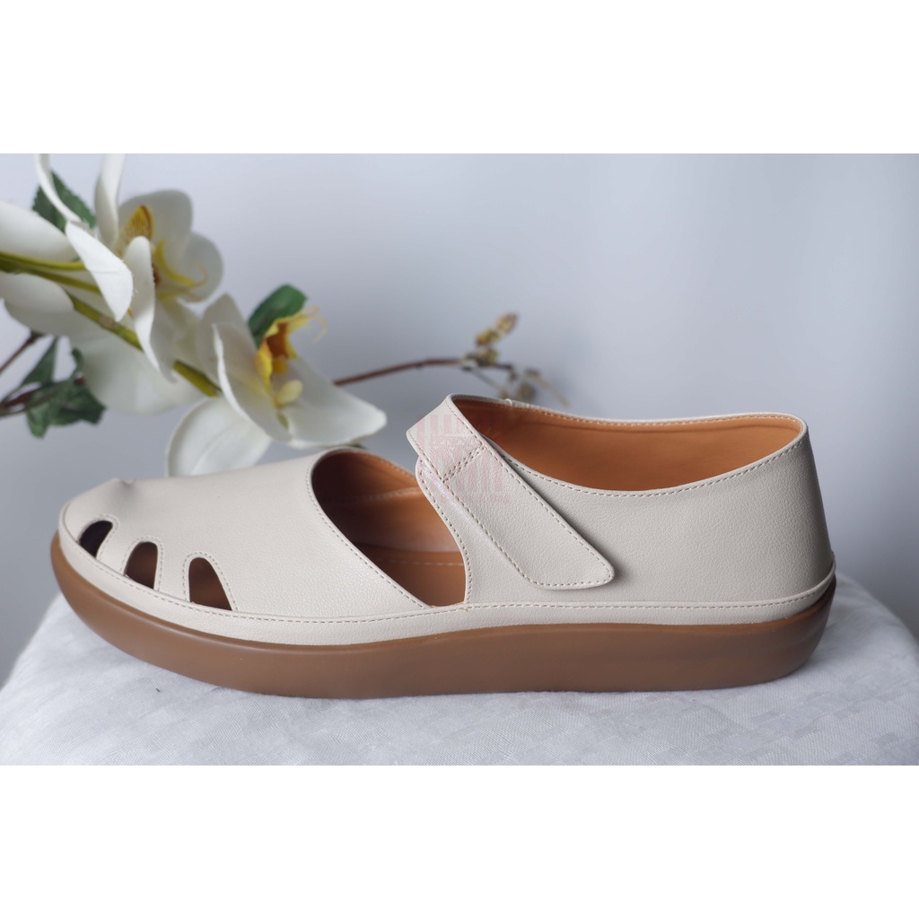 Bee Girls XC 2090 Ivory Sepatu-Sandal Wanita