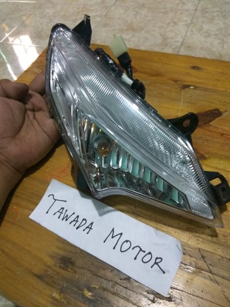 LAMPU SEN DEPAN BAGIAN SEBELAH KANAN HONDA SUPRA X125 FI KODE K41