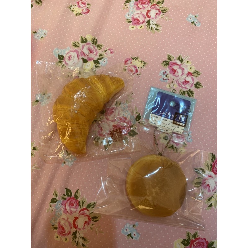 Cafe De N Croissant & Bun