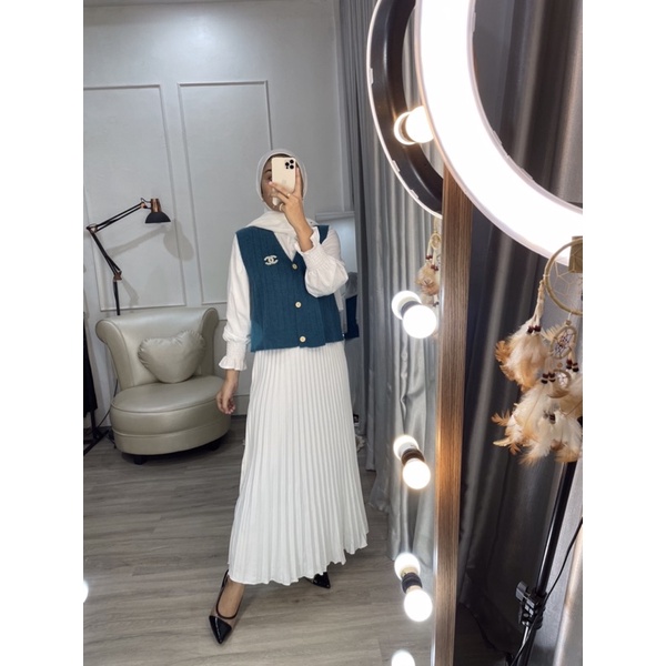 VEST KNIT WANITA - ATASAN VEST KANCING ROMPI