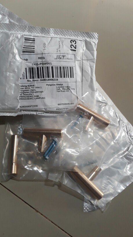 Gagang Pintu Lemari Bahan Aluminium Alloy Bentuk T T Warna Emas / Hitam