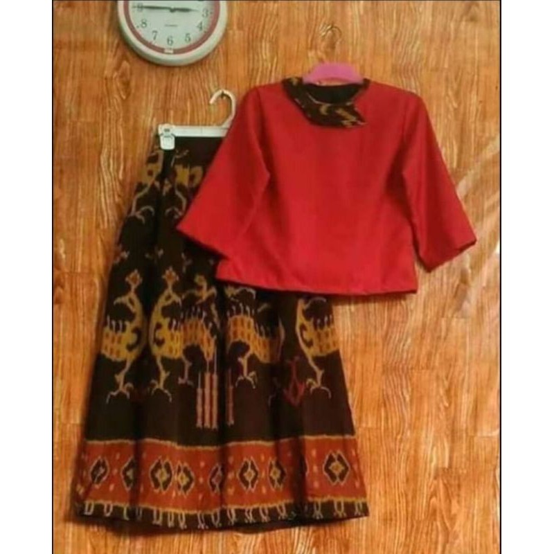 Baju stelan tenun blus dan rok