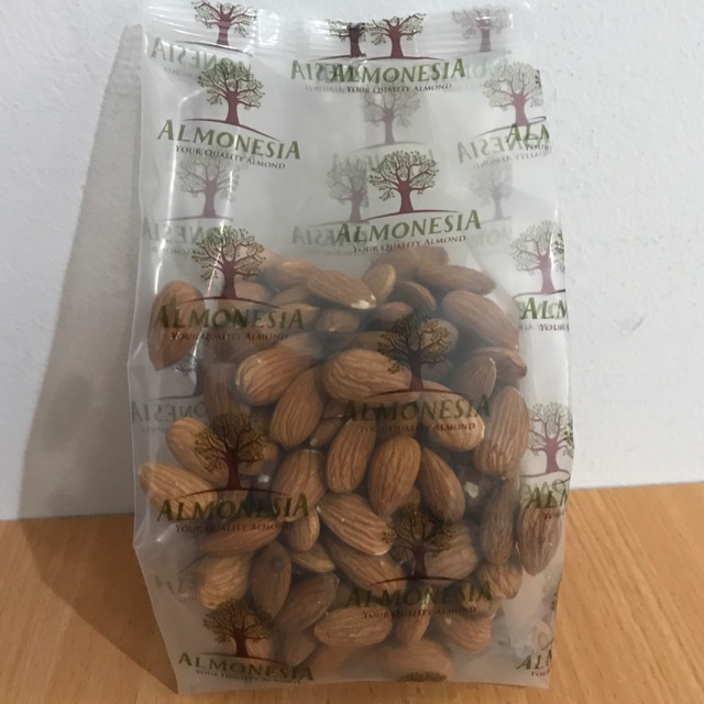 

Whole natural almond 250 gr