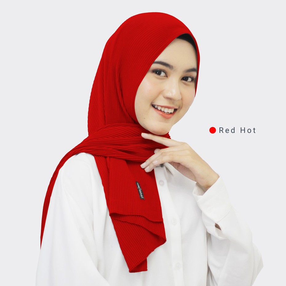 Beli 5 Gratis 1 Pashmina Plisket Cerutty Premium 180 x 75 cm-Red Hot