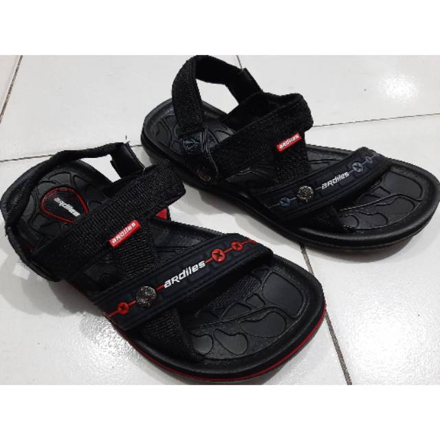Sandal gunung Ardiles THANATOS