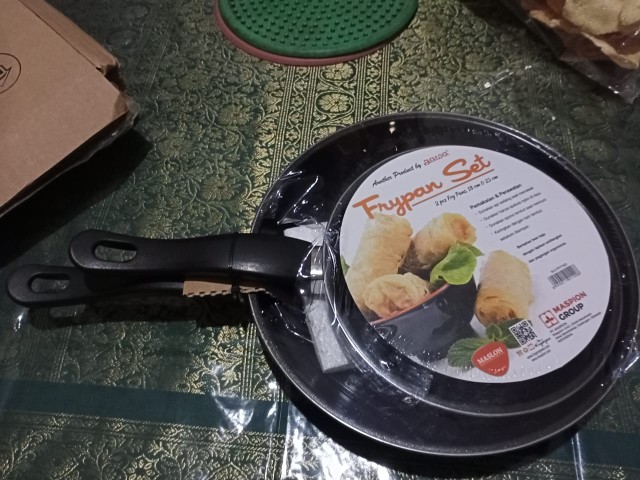 Maspion Wajan Teflon Frypan Set 2 Pcs - 18 Cm & 23 Cm