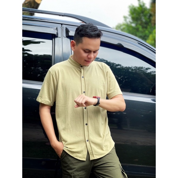 Kemeja Pendek Pria Cream / Kemeja Polos / Kemeja Slimfit / Kemeja Kasual Basic / Casual Outfit / Kem