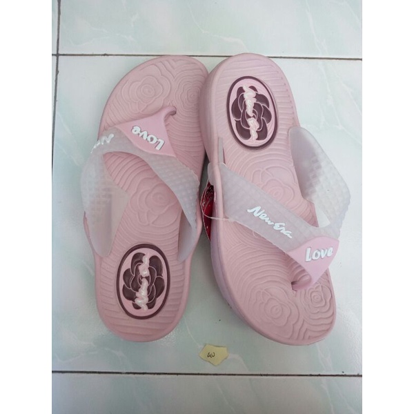 Wedges sandal dari New Era