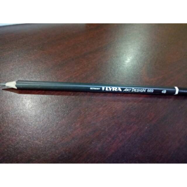 

pensil 4B artdesign LYrA