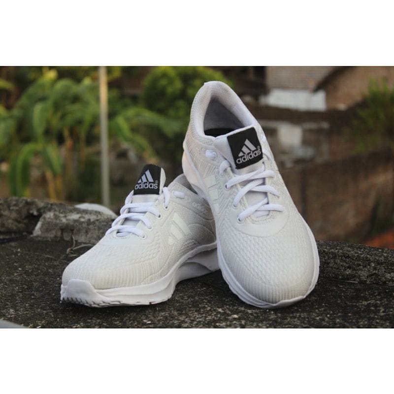 SEPATU OLAH RAGA ADIDAS PUTIH / SEPATU ADIDAS / SEPATU PUTIH / SEPATU OLAHRAGA