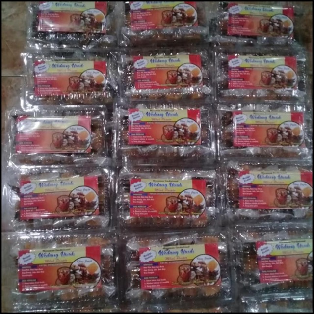 

Wedang Uwuh (Minuman anti corona) minuman isntan tinggal di seduh pakai air panas ... rasa jaminan