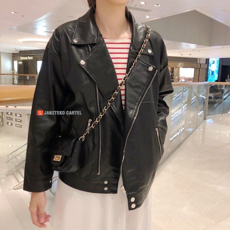 JNK x TANEE - Jaket Wanita Korea KPOP Style Modern Bahan Semi Kulit Sintetis Viena Faux Synthetic Leather Jacket Premium Original Branded Elegan Kekinian Cewek Perempuan Remaja Dewasa Fashion Pakaian Atasan Outerwear Outfit Hijab Vintage Zipper Resleting