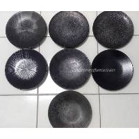 Piring kue cantik keramik hitam motif  bunga putih monokrom 