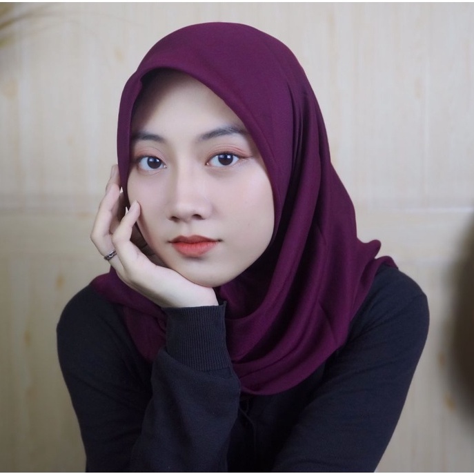 ORIGINAL Bella Square Segi Empat Daily Hijab Basic Jilbab Polos Polycotton Kerudung Premium-Dark Maroon