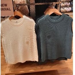 JASTIP UNIQLO OUTER ROMPI RAJUT WANITA