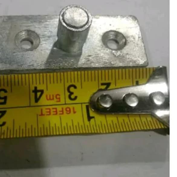 Engsel Roda Penahan Pintu Geser Sliding Door Bagian Bawah Bahan Besi