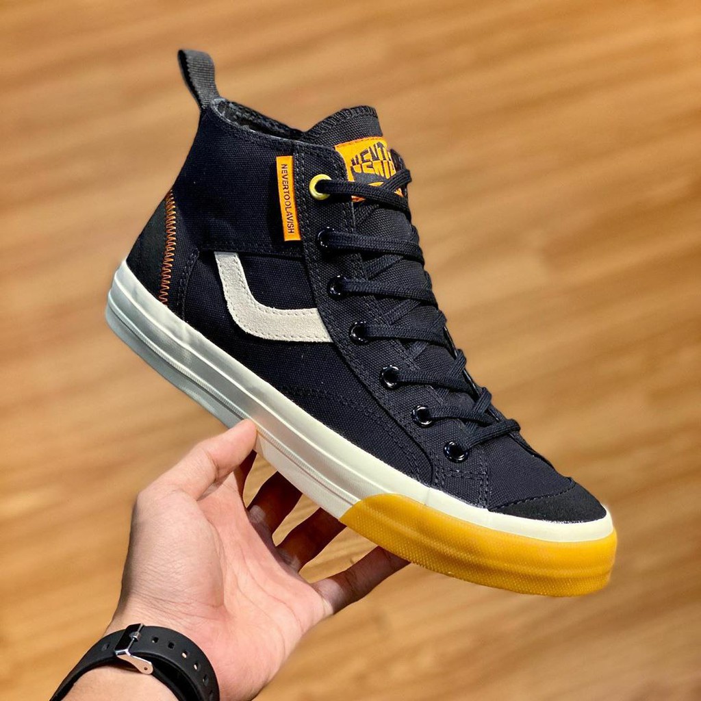 Sepatu VENTELA X NEVERTOOLAVISH