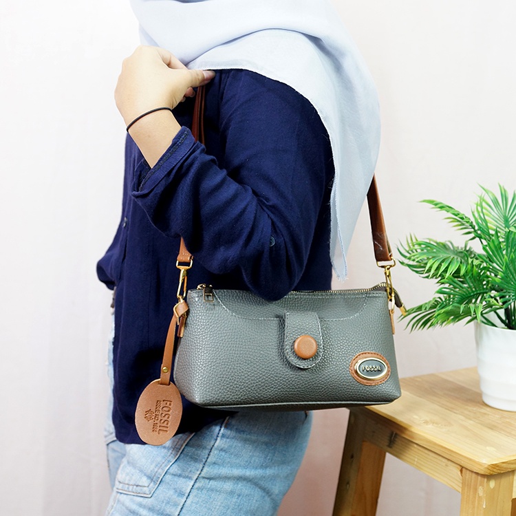 TUAH SLIMBAGS ( New / HARGA GROSIR ) / Slingbag FS MINI Kulit Jeruk Kancing Bahan Premium Series High quality KJ 02 / Tas Selempang Wanita / Tas Hp Dan Uang Wanita / Tas Wanita ala Korea/ Tas wanita Terbaru kekinian &amp; Terlaris