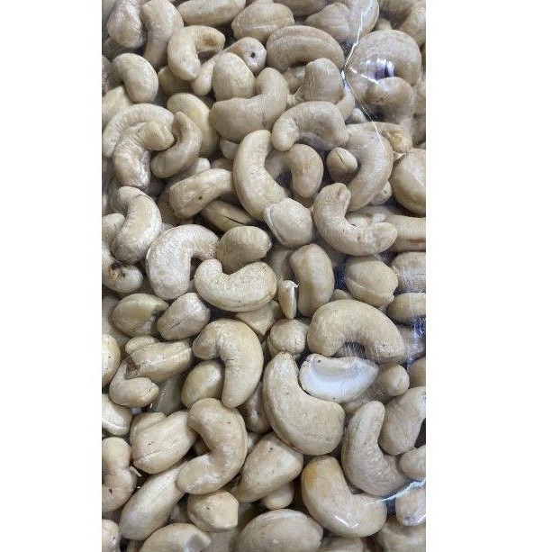 

kacang mede utuh