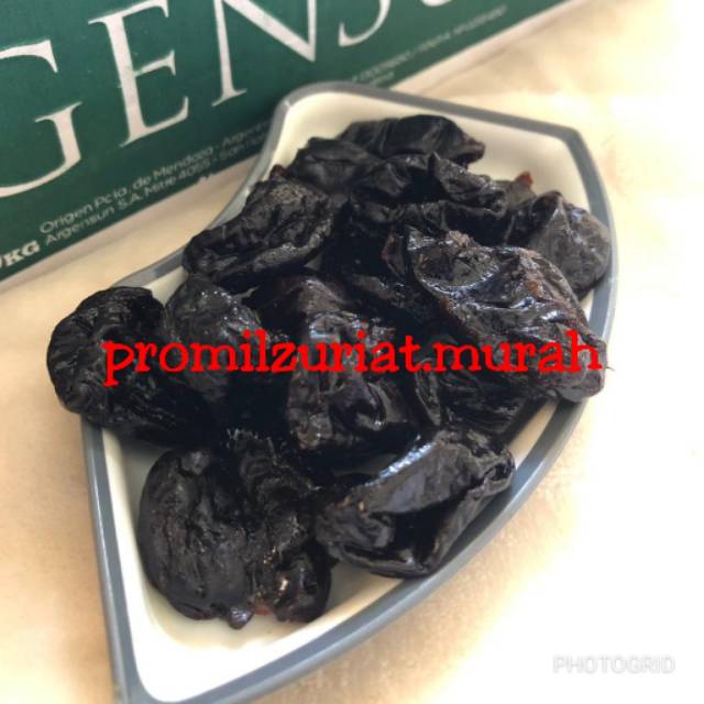 

dried prunes buah plum kering siap makan